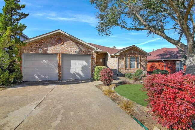 Building Photo - 1002 Ridgecrest Dr