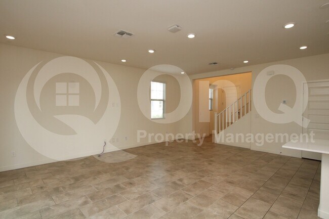 Foto del edificio - 943 E Danbury Dr