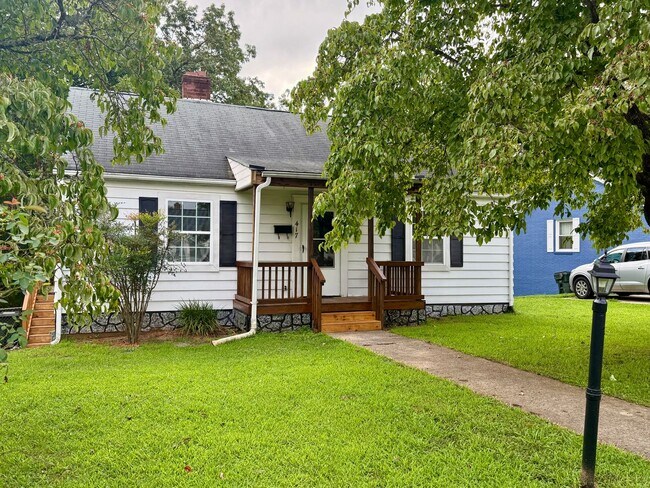 Foto del edificio - Two bedroom, 1 bath house in Burlington