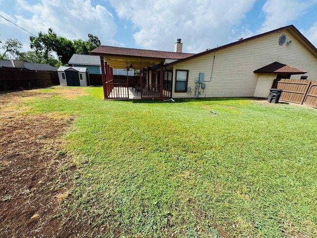 Building Photo - 906 Fillmore Dr