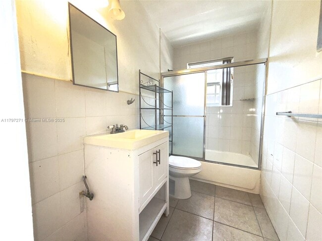 Building Photo - 1241 Normandy Dr