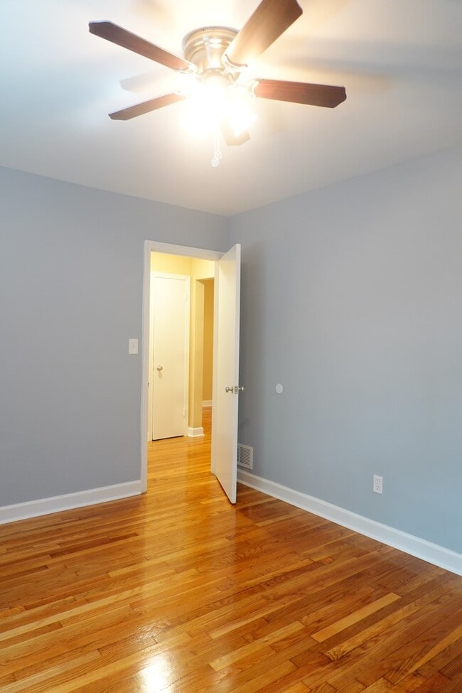 Foto del edificio - 8713 Plymouth St