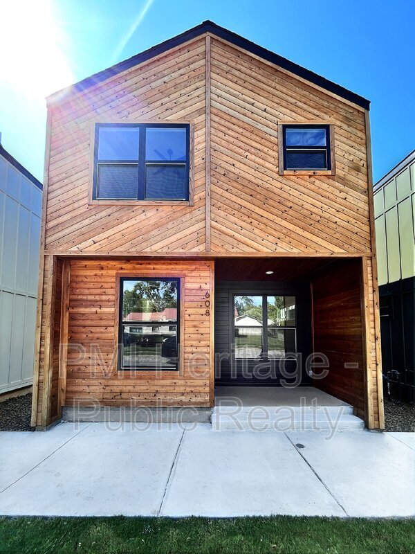 Primary Photo - 608 N 6th St