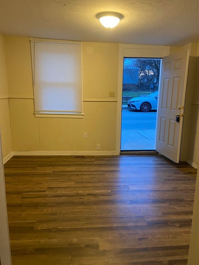 Primary Photo - 3 Bedroom House, Garage-York City SD
