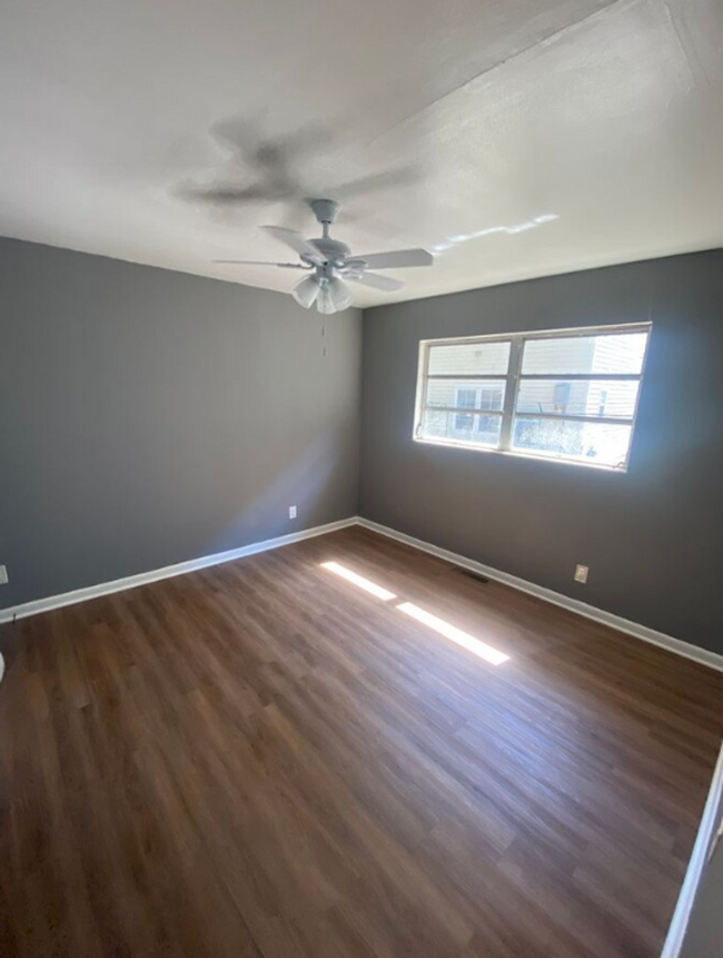 Building Photo - 2 Bedroom Duplex - Great Location Near FSU