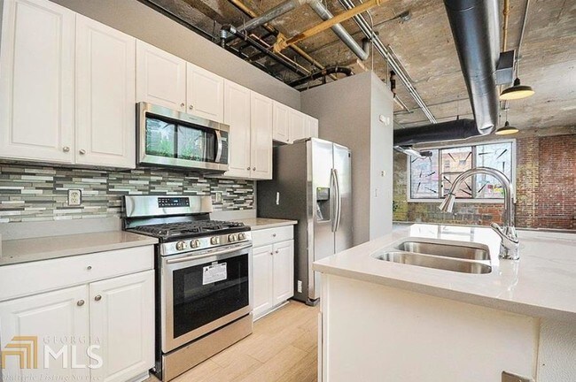 Building Photo - 505 Whitehall Terrace SW