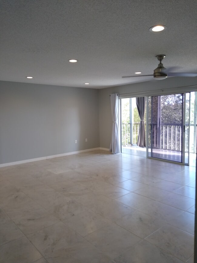 3660 Ironwood Cir Unit 401, Bradenton, FL 34209 Condo for Rent in