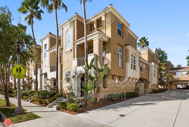 Building Photo - 2716 Farragut Rd