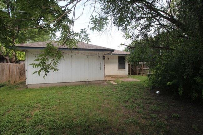 Building Photo - 734 Latteridge Dr