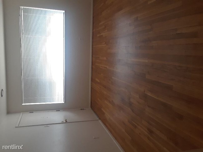 Foto del edificio - 146 Clarkson Rd