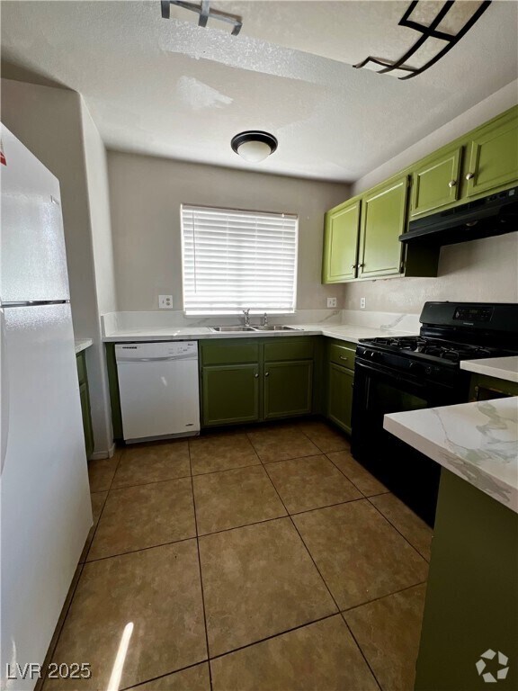 Building Photo - 3710 E Royal Fern Cir