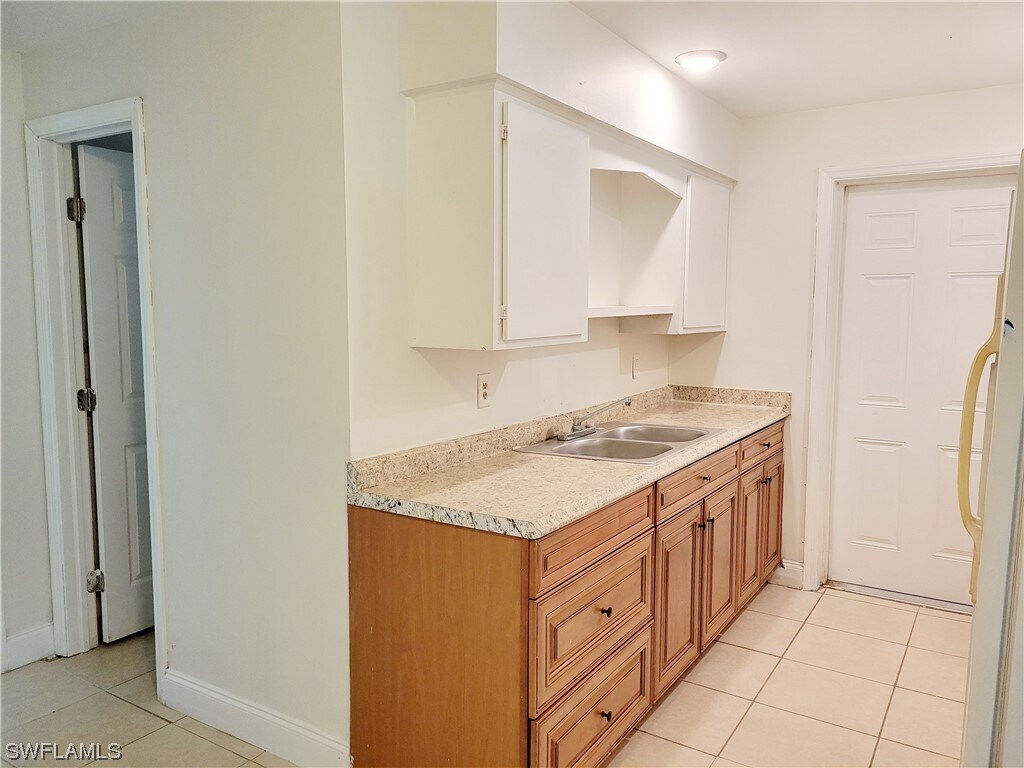 919 Freemont St, Fort Myers, FL 33916 Townhome Rentals in Fort Myers