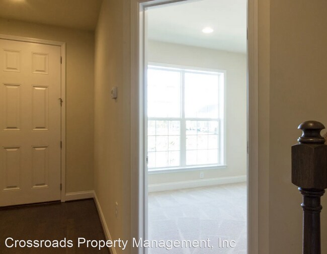 Building Photo - 3 br, 3.5 bath House - 610 Mayer Place