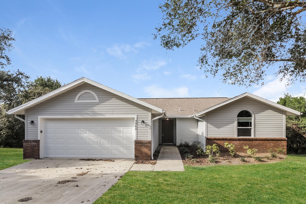 Foto principal - 3982 Ridgewood Dr