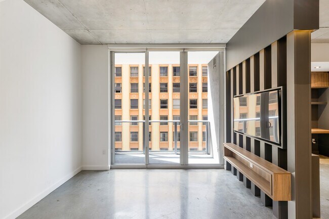 Building Photo - 151 SE 1st St