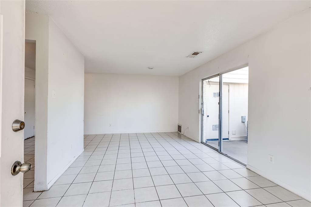 Building Photo - 2215 Mission Hill Dr