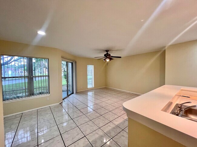 Building Photo - 4759 Via Palm Lakes