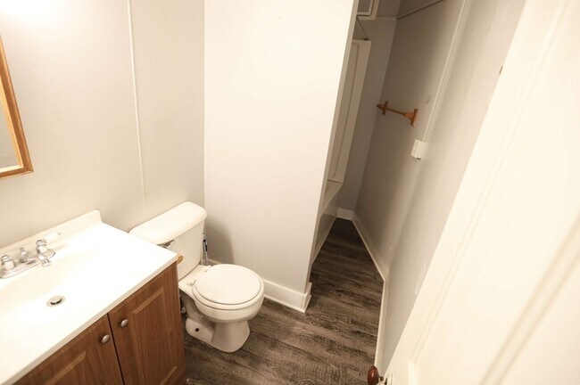 Foto del edificio - 1523 Broadway Ave NW