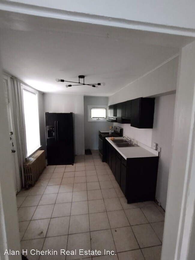 Foto del edificio - 3 br, 1 bath House - 415 Laurel Street