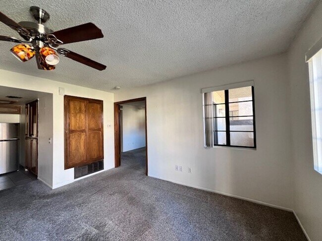 Foto del edificio - 1 Bedroom, Ground Floor-End unit