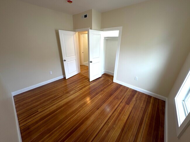 Foto del edificio - 7 Lowell Cir