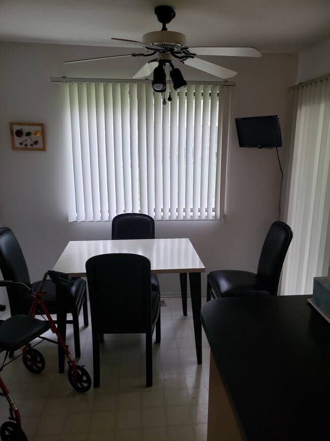 Foto del edificio - 552 Greystone Ln