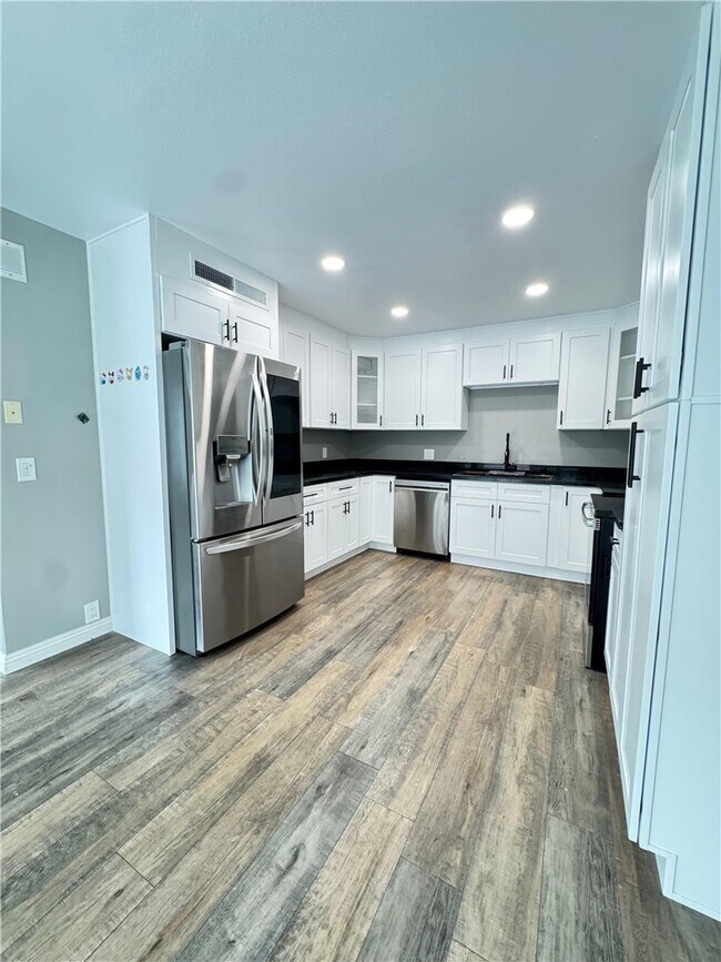 Foto del edificio - 1339 Parkside Dr