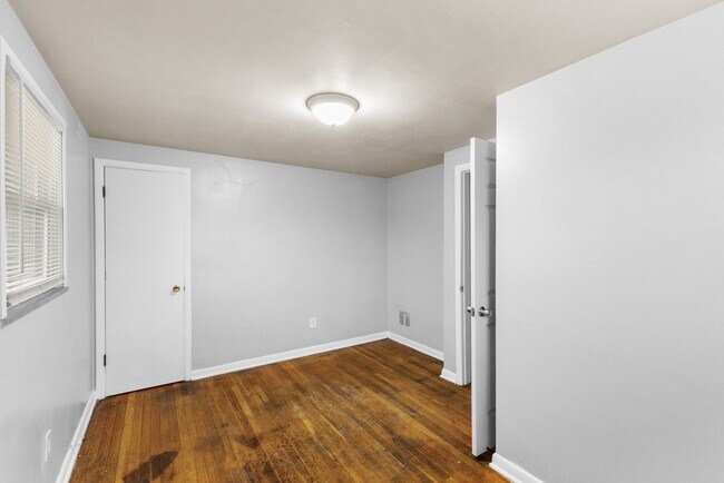 Foto del edificio - 384-386-386 S Napoleon Ave