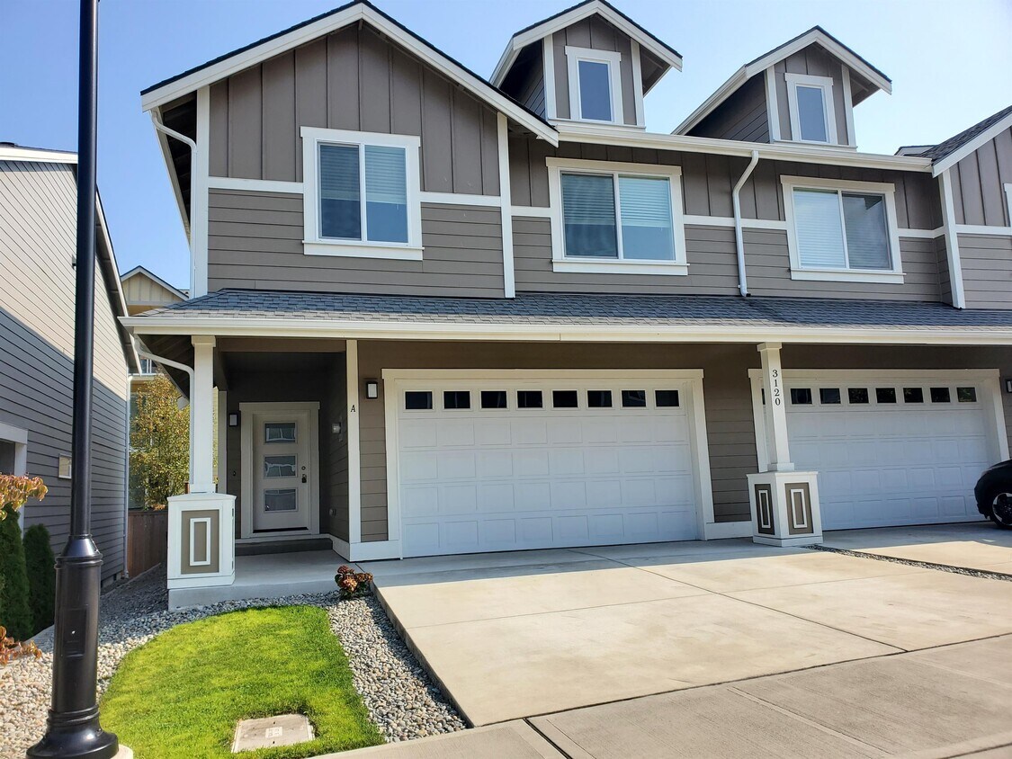 Foto principal - 3120 Ponderosa St NE
