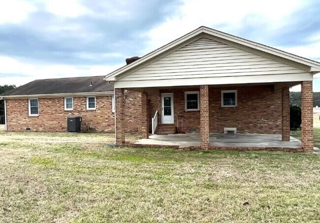 Building Photo - 21909 Rowanty Rd