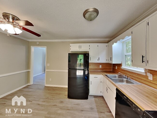 Building Photo - 5645 Cheryl Dr
