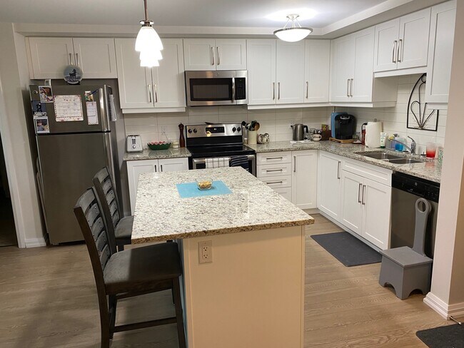 Photo du bâtiment - 778-778 Laurelwood Dr