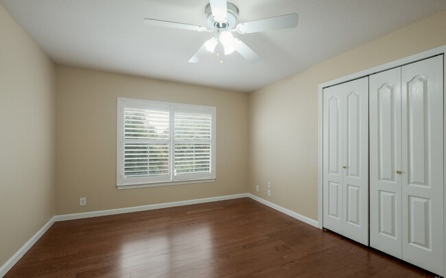 Foto del edificio - 1410 Canyon Brook