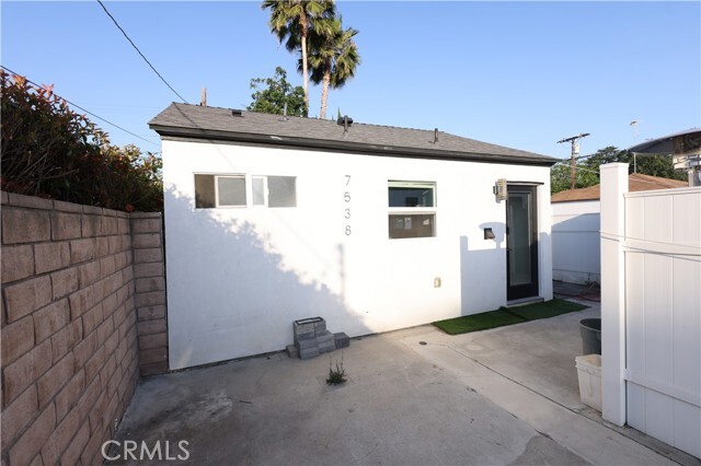 Building Photo - 7538 Gaviota Ave