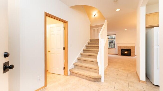 Foto del edificio - 2 bedroom in Edmonds WA 98026