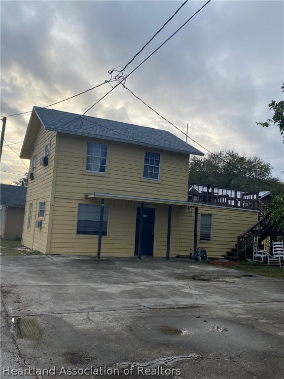 Building Photo - 608 S Pine St