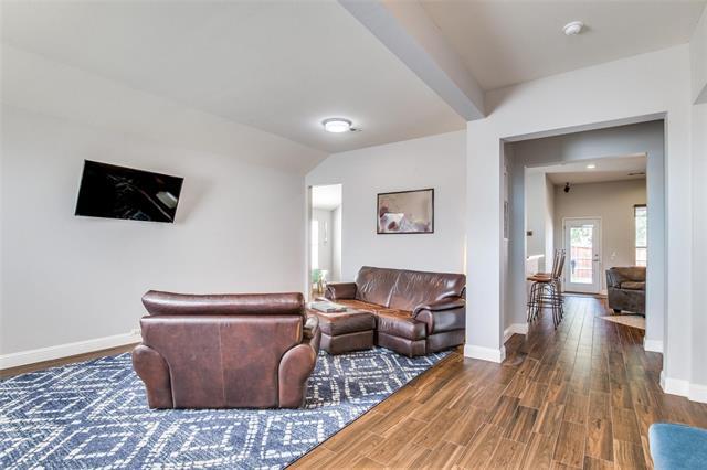 Foto del edificio - 4916 Auburn Dr