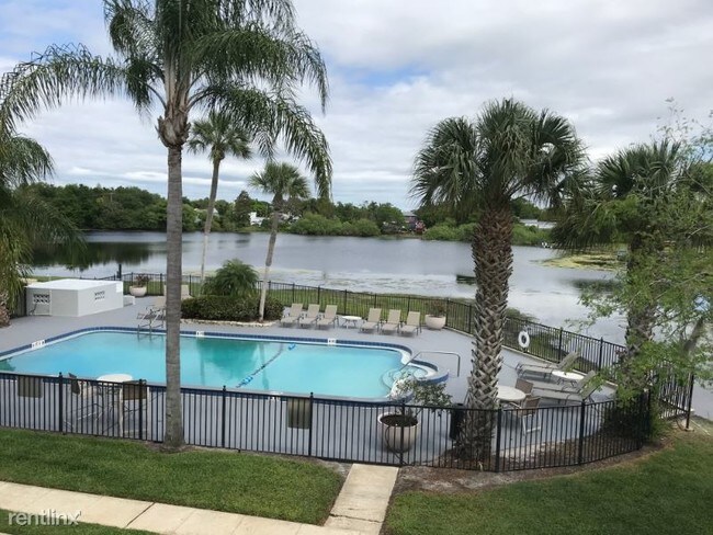 Foto del edificio - 2 br, 2 bath Condo - 827 Lowell Blvd