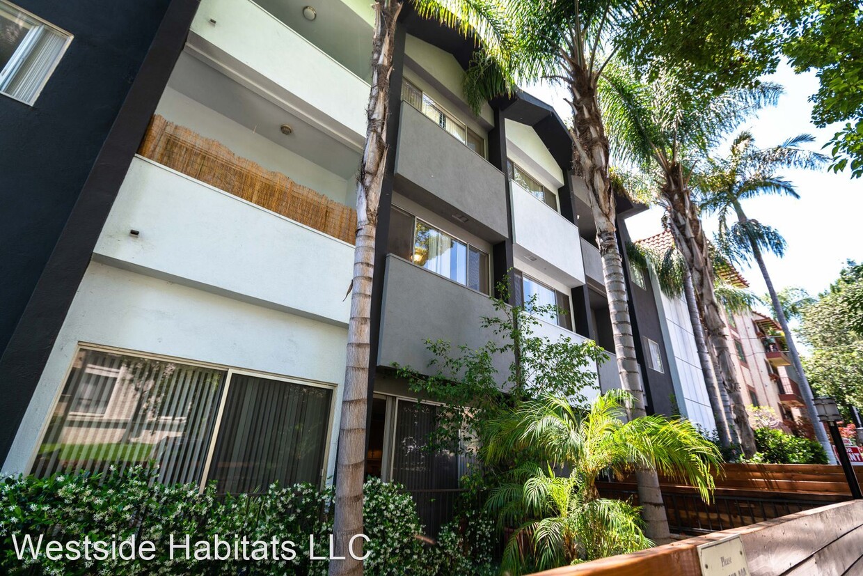 7244 Hillside- fully renovated unit in Hol... Photo