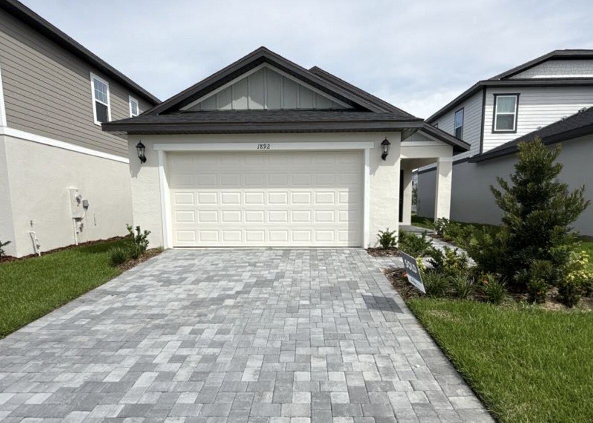 Building Photo - Brand New 3-Bedroom with 2 Full Baths in Beautiful Minneola!