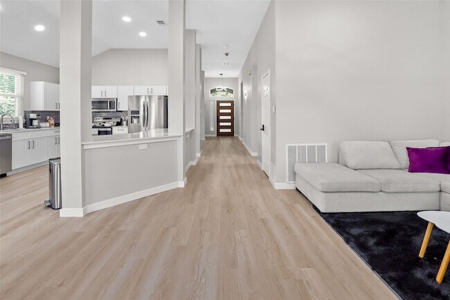 Foto del edificio - 1531 Home Park Dr