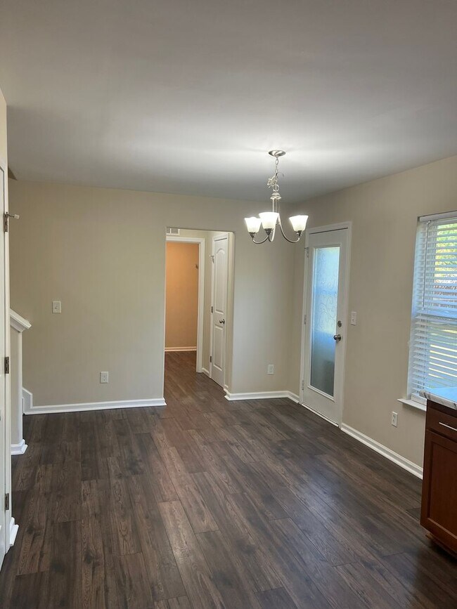 Building Photo - LAKE FOREST VILLAGE