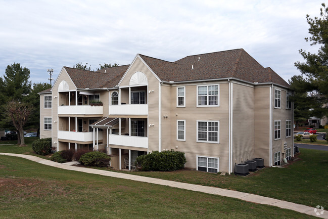 Building Photo - Country Walk Apartments