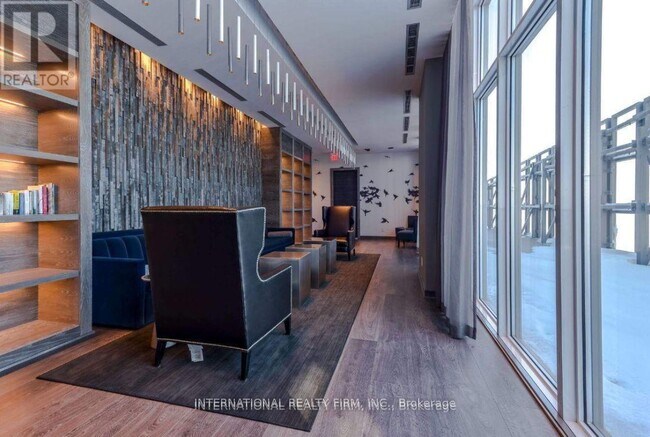 Photo du bâtiment - 1080 Bay St.