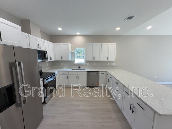 Foto del edificio - 6147 Beverly Ann Cir