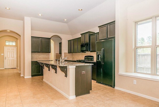 Building Photo - 2411 Garden Falls Dr