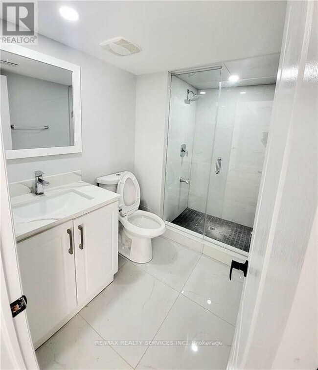 Building Photo - 7 Delport Cl