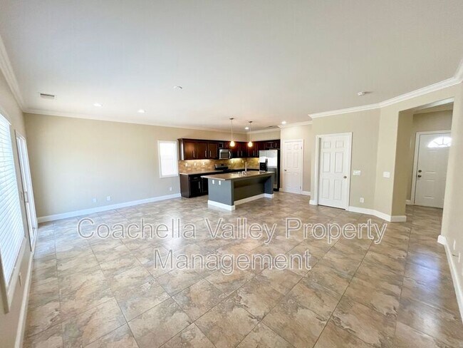 Foto del edificio - 64250 Silver Star Ave