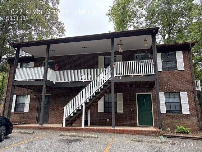 Building Photo - 1027 Klyce St