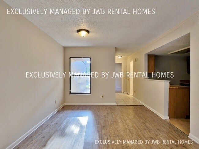 Foto del edificio - 8444 Windypine Ln